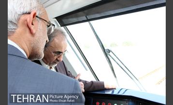 مراسم بهره برداری از 51 واگن و لکوموتیو برقی مترو تهران و حومه 36