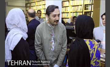 یادمان جشن یک سالگی کتاب فروشی نشرهنوز 8