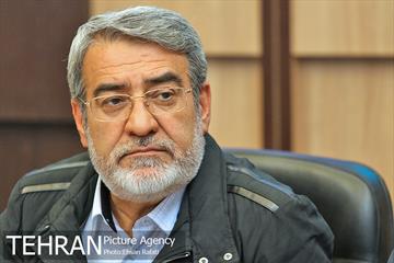 بازدید وزیر کشور از ستاد بحران شهر تهران 13
