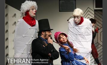 نمایش داستان یک عذرخواهی از آقای امانوئل‎ 6