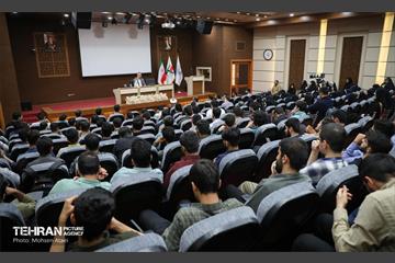 نشست صمیمانه شهردار تهران با مسئولین پایگاههای بسیج دانشجویی تهران 23