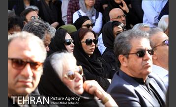 بدرقه عباس کیارستمی به خانه ابدی‎ 18