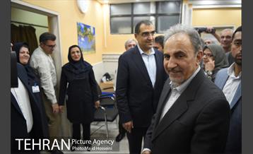 بازدید شهردار تهران و وزیر بهداشت از مراکز پزشکی و درمانی شهر 30