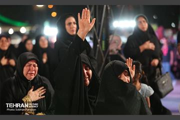 آئین بدرقه زائران اربعین در میدان آزادی 42