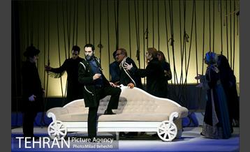 نمایش کابوس حضرت اشرف‎ 22