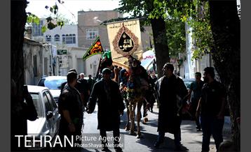 حرکت نمادین کاروان اُسرای کربلا در ده ونک 11