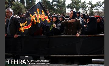 تشییع سه شهید گمنام در میدان فاطمی 39