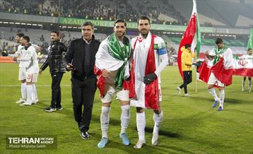 جشن و شادی بازیکنان و کادر فنی تیم ملی ایران پس از صعود به جام جهانی 2022