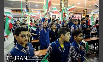 آیین نواختن زنگ دانش آموز شهید با حضور شهردار تهران 5