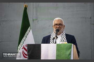 استقبال از خانواده شهدای غزه در میدان فلسطین تهران 3