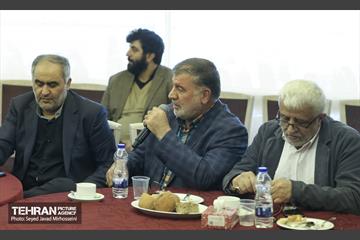 نخستین نشست قلم‌های آسمانی 18