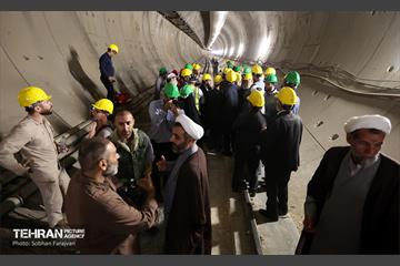 بازدید اعضای شوراهای شهر مراکز استان‌ها از کارگاه خط ۱۰ مترو تهران 6