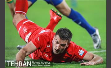 دیدار تیم‌های پرسپولیس تهران و نفت ابادان 9