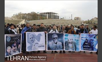 مراسم تشییع پیکر منصور پورحیدری 3