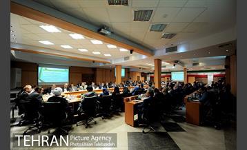 جلسه شورای معاونین و مدیران شهرداری تهران با حضور قالیباف 12