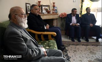 حضور شهردار تهران در منزل شهیدان الله کرمی 6