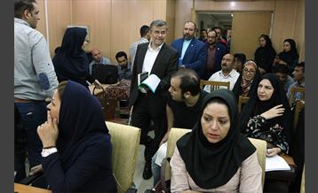 نشست صمیمی معاون اجتماعی و فرهنگی شهرداری تهران با اصحاب رسانه 1