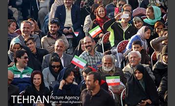 جشن روز جمهوری اسلامی در میدان مشق 1