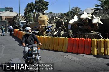 نمایشگاه دفاع مقدس در میدان بهارستان 22
