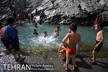 تابستان گرم  در چشمه علی 3