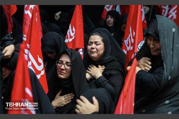 عزاداری روز عاشورا به نیابت از رهبر شهید انقلاب 15