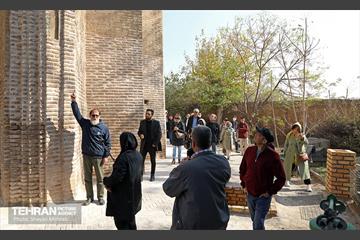 بازدید سفرا کشورهای خارجی از منطقه ۲۰ 27