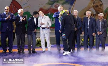 مراسم تجلیل از کشتی‌گیران قهرمان جهان (جشنی برای ایران) 27