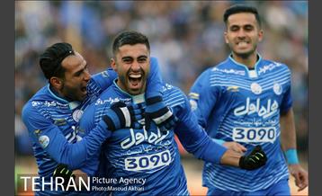 دیدار استقلال تهران و تراکتورسازی در لیگ برتر فوتبال 2