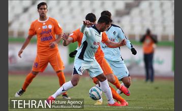 دیدار سایپا و پیکان در لیگ برتر فوتبال