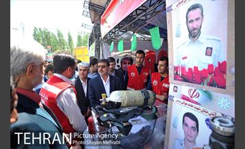 بازدید حسینی مکارم سرپرست شهرداری تهران ار نمایشگاه کتاب 29