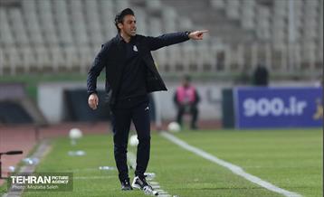 دیدار تیم‌های فوتبال پیکان و استقلال 33