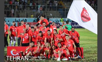 اهدای جام قهرمانی لیگ برتر به تیم پرسپولیس 33