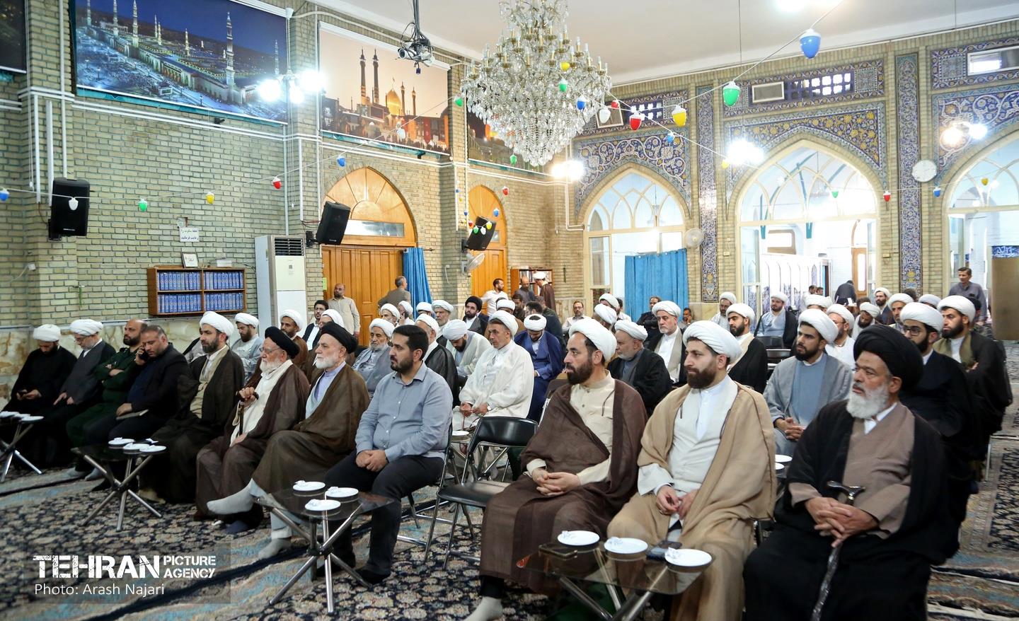 نشست ائمه جماعات با شهردار منطقه 10 30