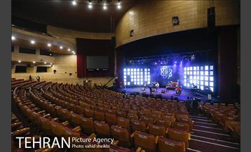 کنسرت آنلاین مهدی یغمایی 9