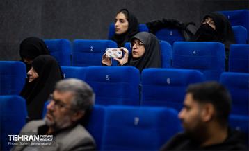 عصر شعر «به‌نام مادر» 3