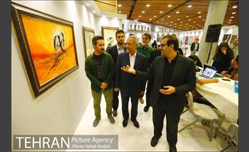 بازدید معاون اقتصادی رئیس جمهور از نمایشگاه عطر سیب 4