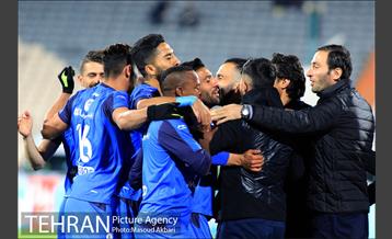 دیدار تیم‌های فوتبال ذوب آهن - استقلال تهران 2