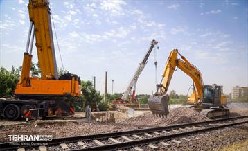 عملیات جمع آوری ریل‌ها و شاسی گذاری در حریم راه آهن تهران اهواز 3