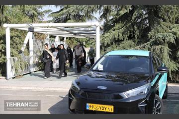 ایستگاه تاکسی بانوان در نمایشگاه زنان و تولید ملی 14
