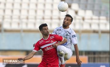 دیدار تیم های فوتبال پرسپولیس و آلومینیوم اراک 11