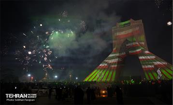 نورافشانی جشن پیروزی انقلاب اسلامی در میدان آزادی 27