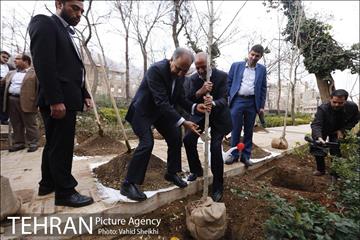 آیین "کاشت نهال به یاد فرشتگان ماندگار اهدا عضو" با حضور شهردار تهران 23