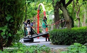 زمین بازی‌ بوستان لاله تهران 5