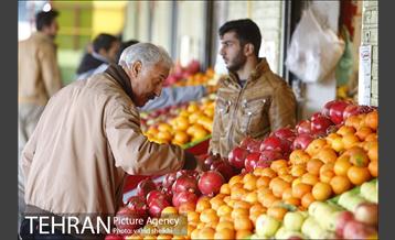 خرید شب یلدا در بازار میوه و تر بار صادقیه 12