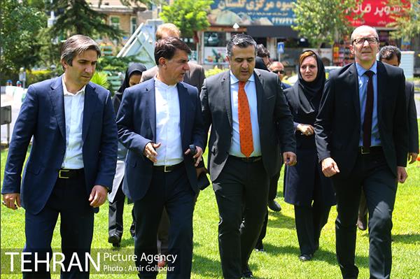 بازدید سفیر اتریش از میدان اتریش 8