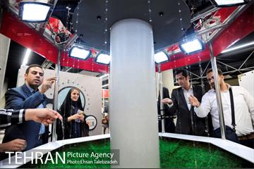 شبگردی اصحاب رسانه در باغ کتاب تهران 12