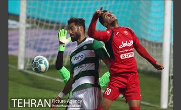 دیدار ذوب اهن و پرسپولیس در لیگ برتر فوتبال