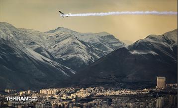 مانور ویژه هواپیماهای فوق سبک بر فراز برج میلاد 7