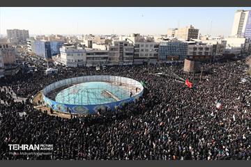 اجتماع مردم تهران در پی شهادت رهبر انقلاب - 2 20