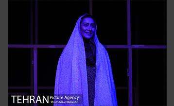 نمایش من خیال تو نیستم‎ 15